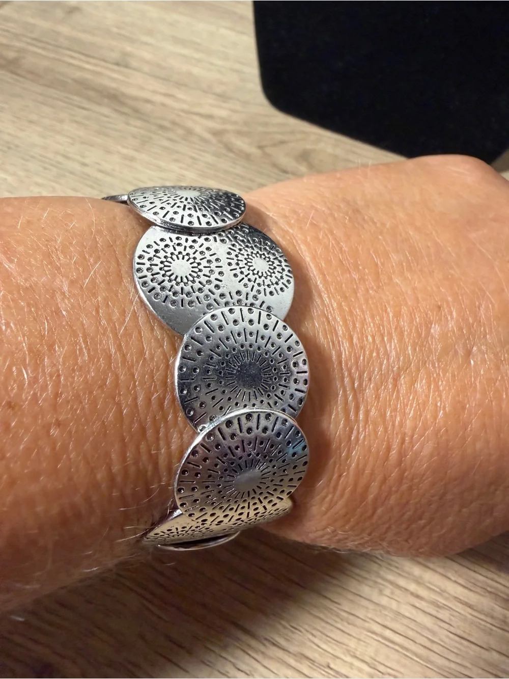 paparazzi Silver Floral Medallion Stretch Bracelet